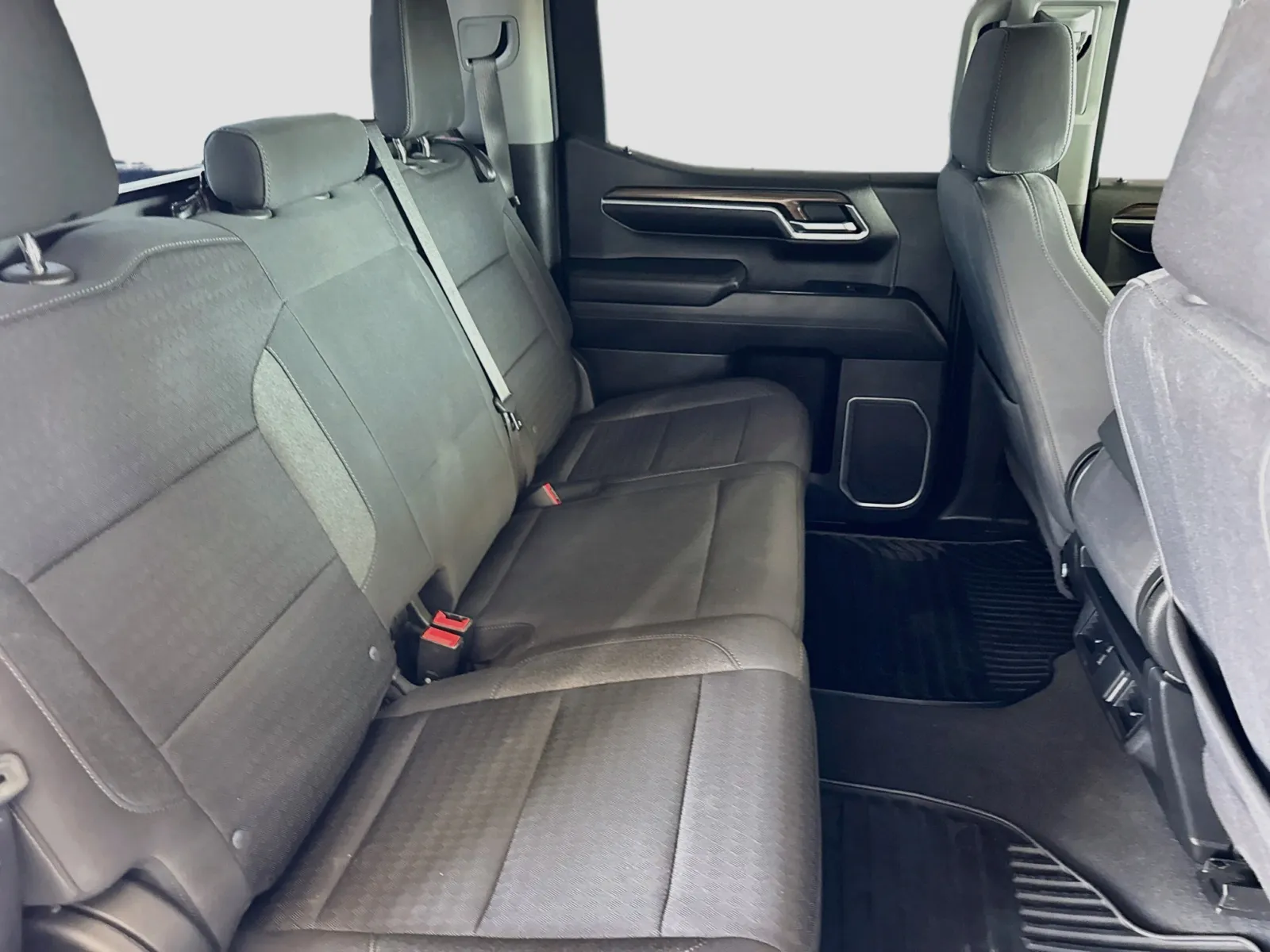Chevrolet Silverado photo 17