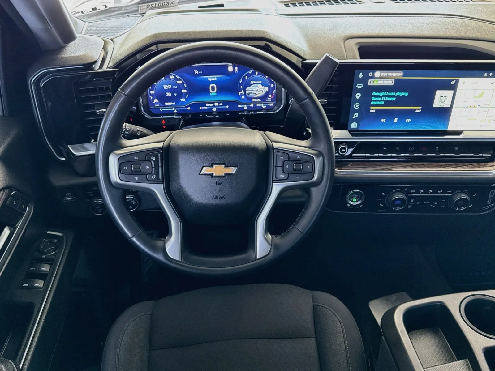Chevrolet Silverado photo 14