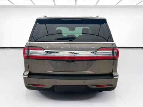 More photos of 2018 Lincoln Navigator Select at KarGenie, CA