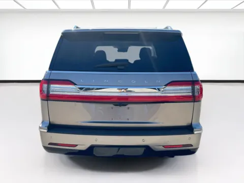 More photos of 2018 Lincoln Navigator Select at KarGenie, CA