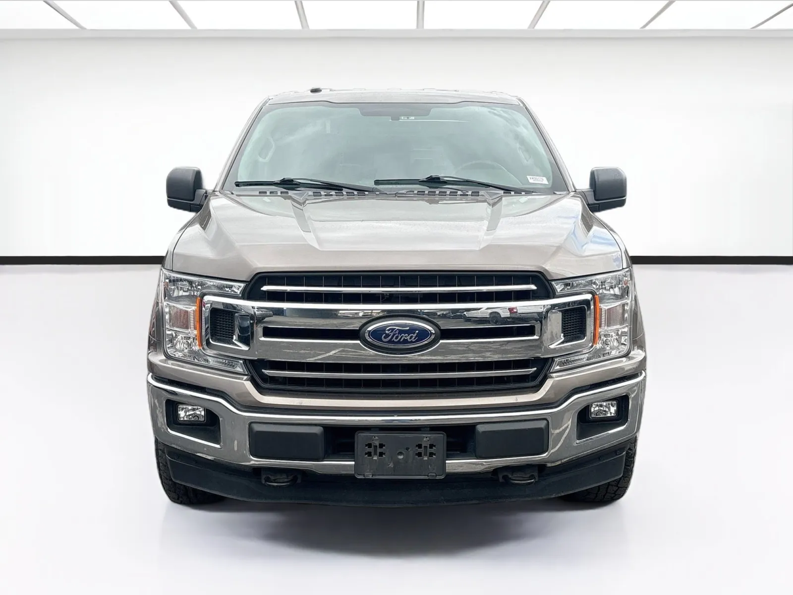 Ford F-150 photo 2