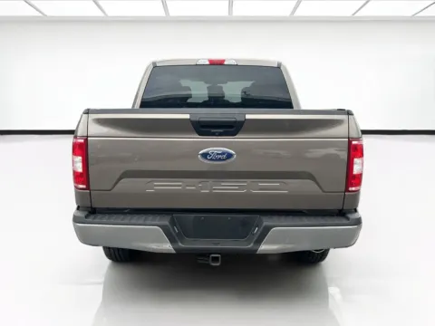More photos of 2018 Ford F-150 XLT at KarGenie, CA