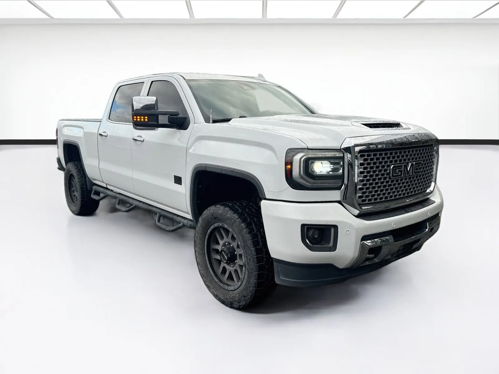 GMC Sierra photo 3