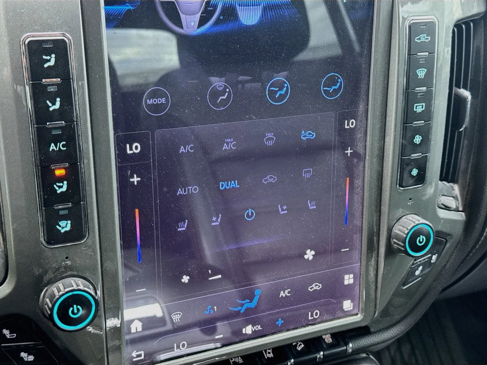 GMC Sierra photo 10