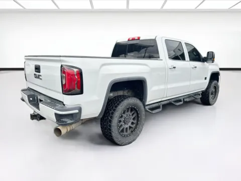 More photos of 2017 GMC Sierra 2500 HD Denali at KarGenie, CA