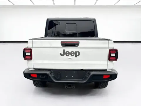 More photos of 2021 Jeep Gladiator 80th Anniversary at KarGenie, CA