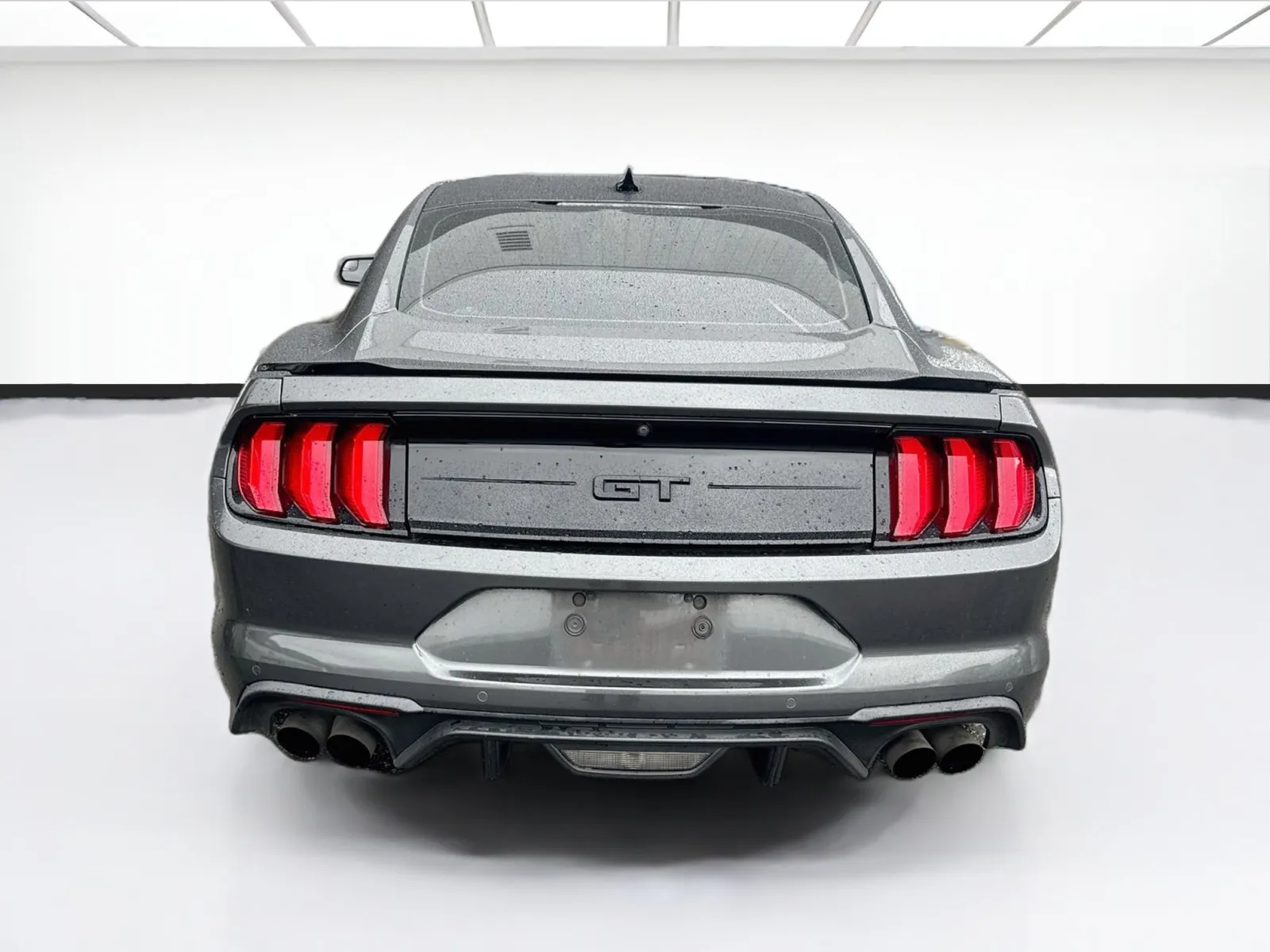 Ford Mustang photo 5