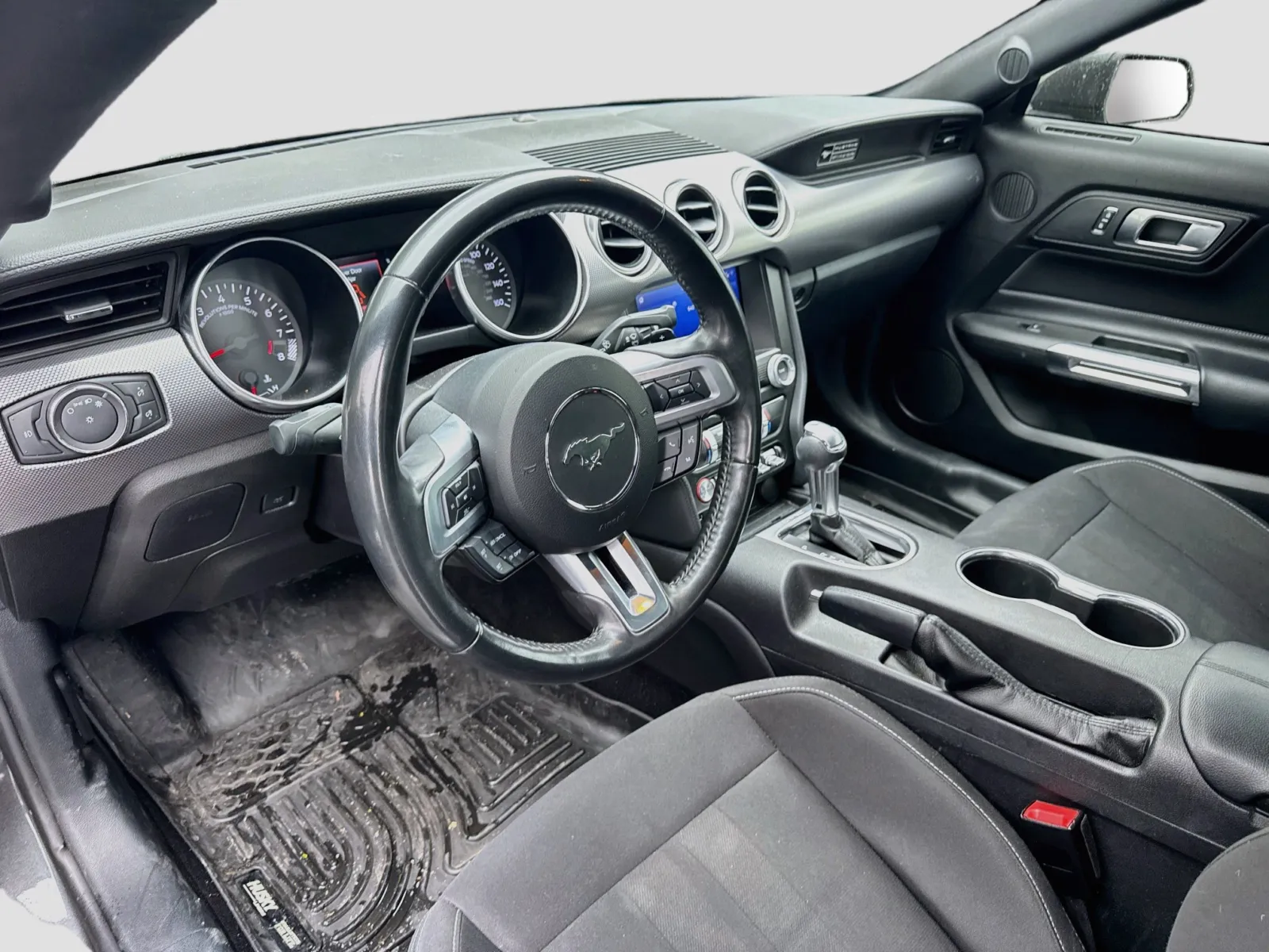 Ford Mustang photo 7