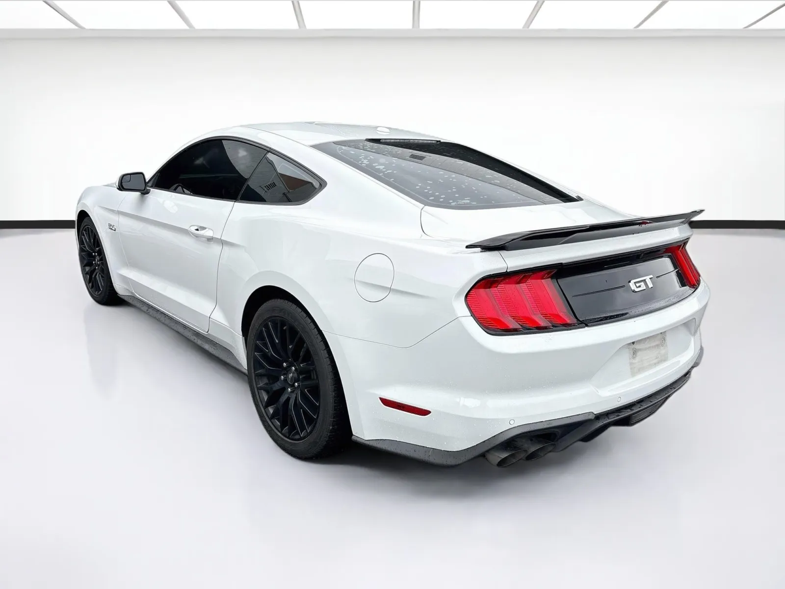 Ford Mustang photo 6