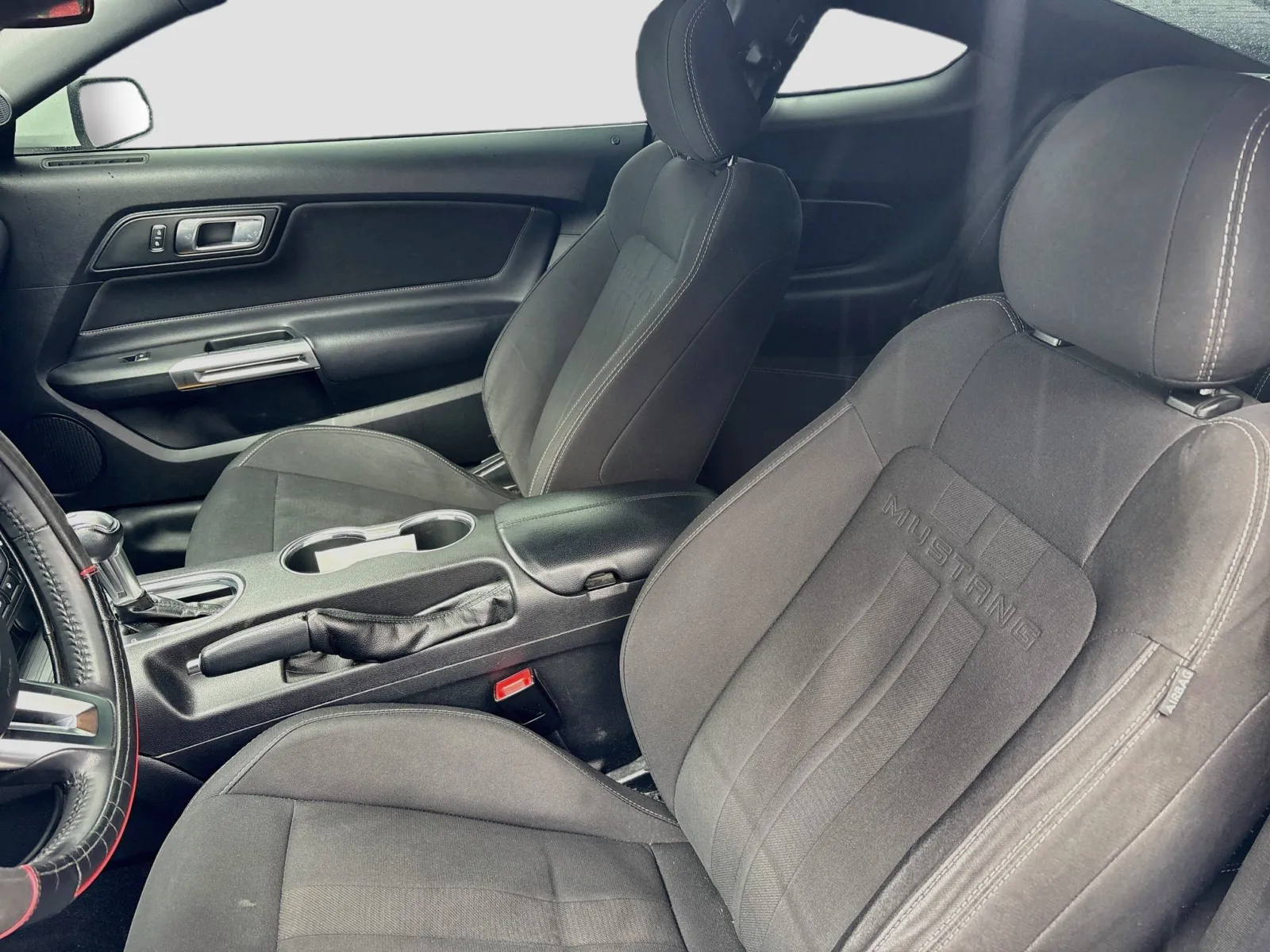Ford Mustang photo 14