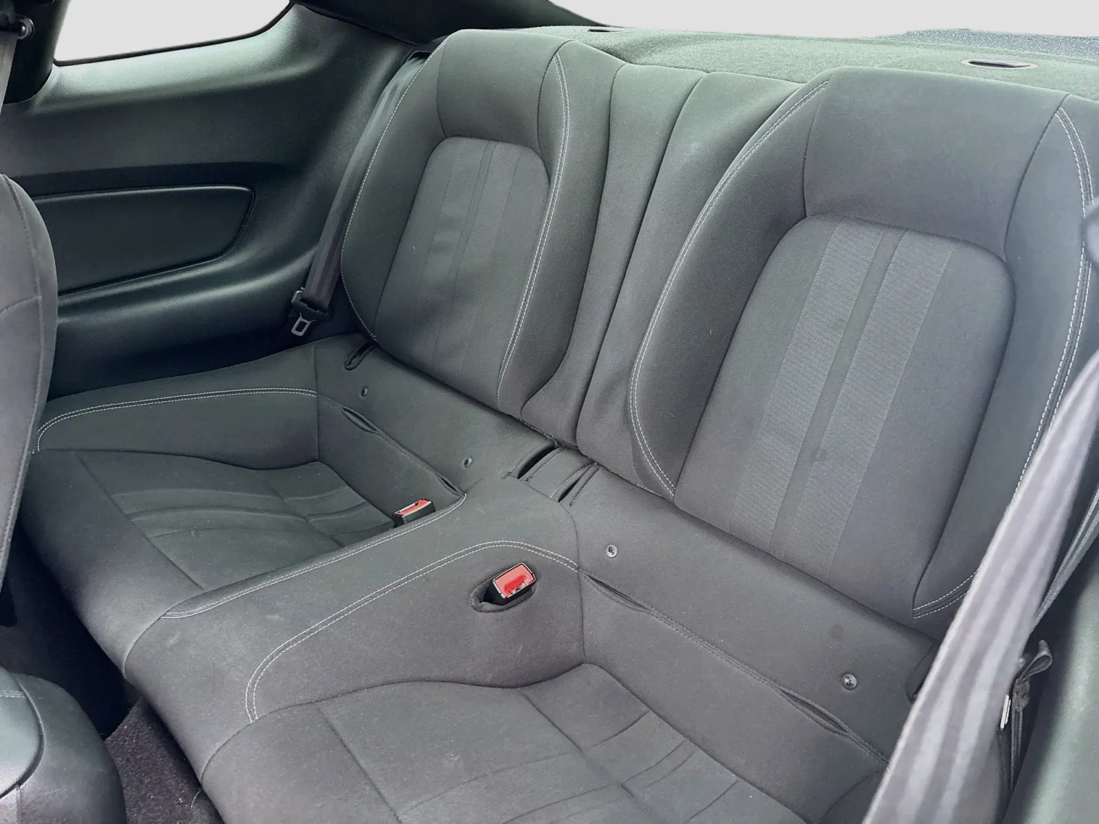 Ford Mustang photo 16