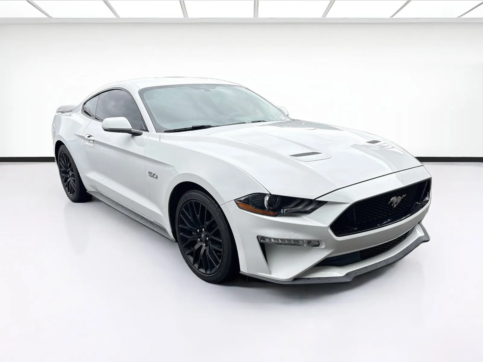 Ford Mustang photo 3