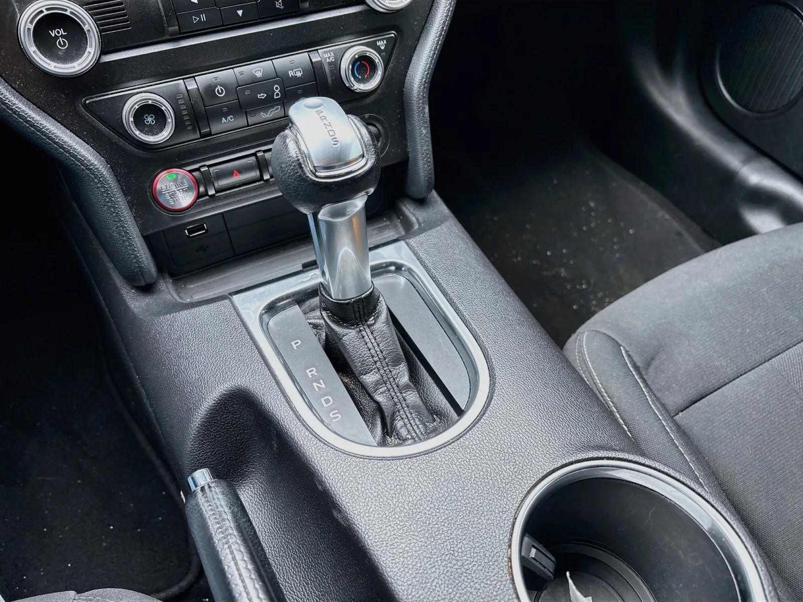 Ford Mustang photo 12