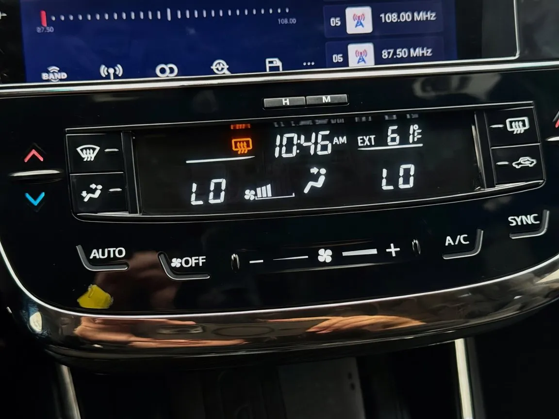 Toyota Avalon photo 11