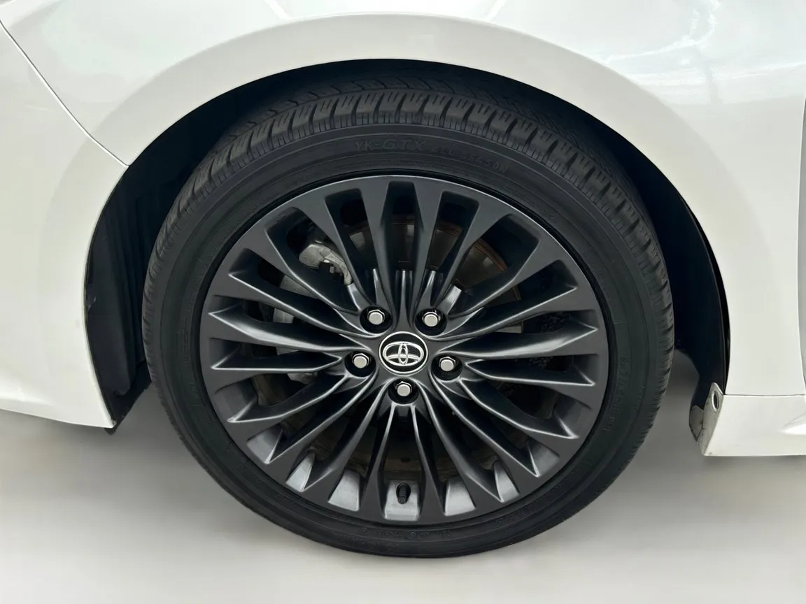 Toyota Avalon photo 19