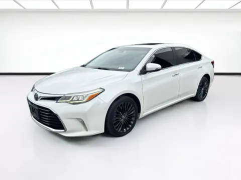 White 2018 Toyota Avalon Touring for sale in Fontana, CA