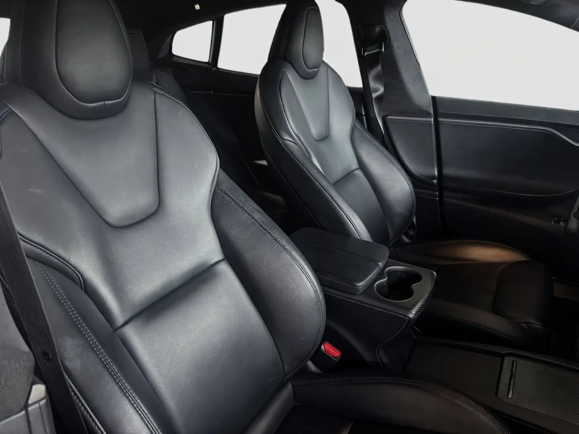 Tesla Model S photo 19