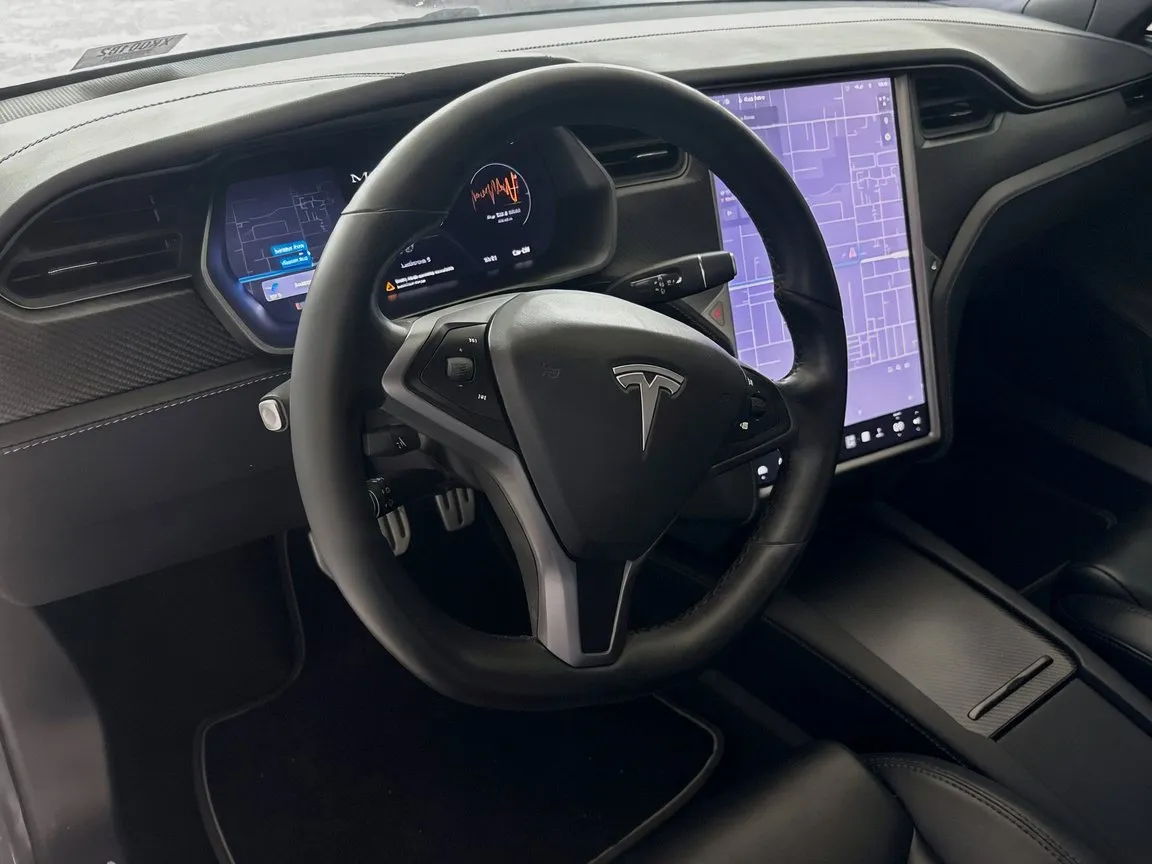 Tesla Model S photo 7