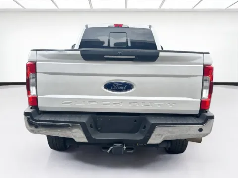 More photos of 2018 Ford Super Duty F-350 SRW LARIAT at KarGenie, CA