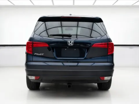 More photos of 2016 Honda Pilot EX-L at KarGenie, CA