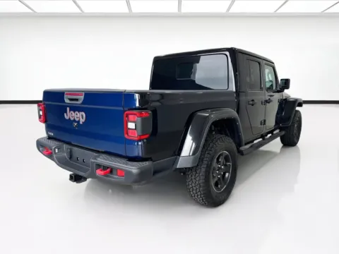 More photos of 2022 Jeep Gladiator Rubicon at KarGenie, CA