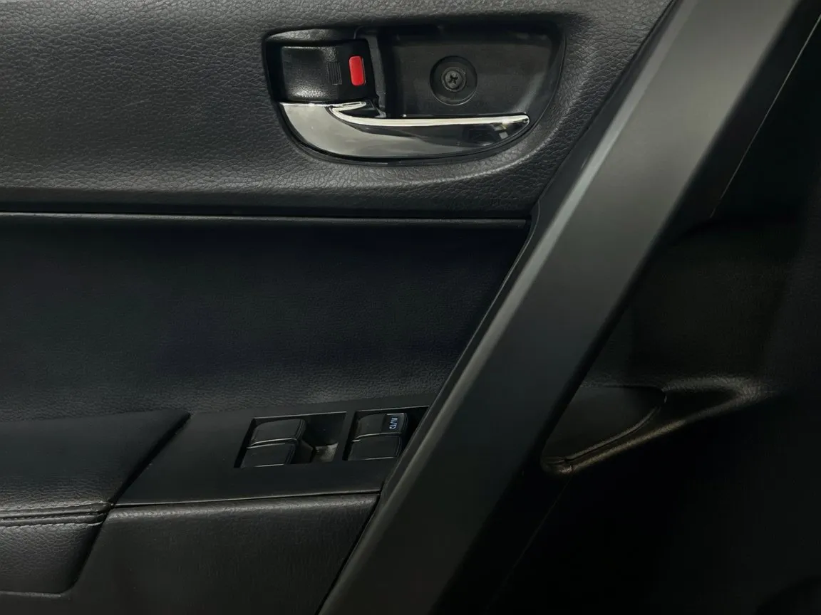Toyota Corolla photo 12