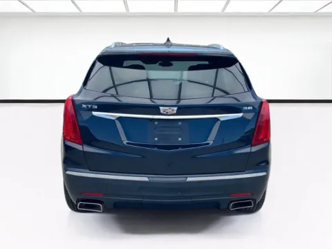 More photos of 2018 Cadillac XT5 Luxury FWD at KarGenie, CA