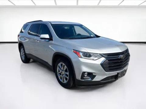 Another view of 2019 Chevrolet Traverse LT Cloth for sale in Fontana, CA at KarGenie