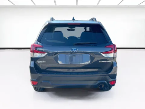 More photos of 2019 Subaru Forester Limited at KarGenie, CA