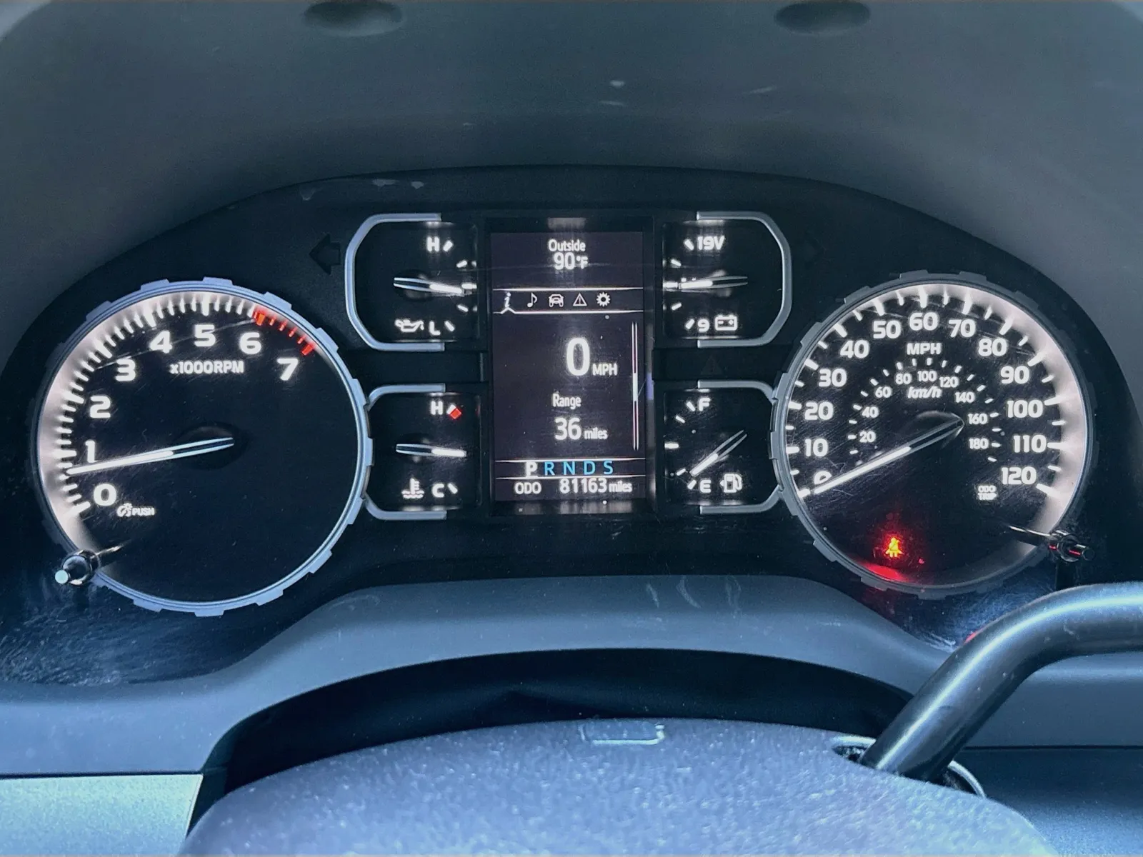 Toyota Tundra photo 8