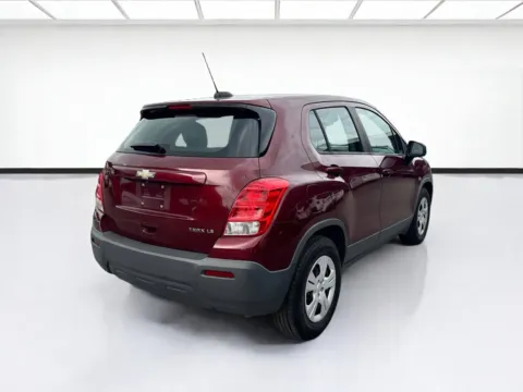 More photos of 2016 Chevrolet Trax LS at KarGenie, CA