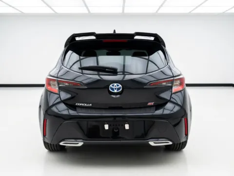 More photos of 2019 Toyota Corolla Hatchback SE at KarGenie, CA