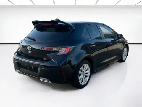 More photos of 2019 Toyota Corolla Hatchback SE at KarGenie, CA