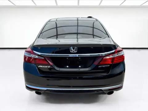 More photos of 2017 Honda Accord Sedan Sport at KarGenie, CA