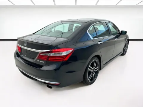 More photos of 2017 Honda Accord Sedan Sport at KarGenie, CA