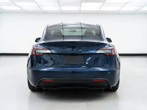 More photos of 2024 Tesla Model Y Long Range at KarGenie, CA