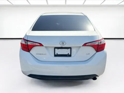 More photos of 2016 Toyota Corolla LE at KarGenie, CA