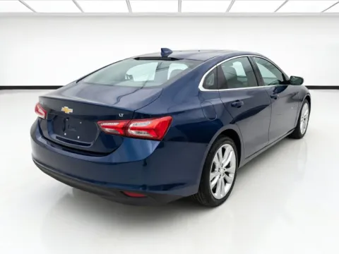 More photos of 2022 Chevrolet Malibu LT at KarGenie, CA