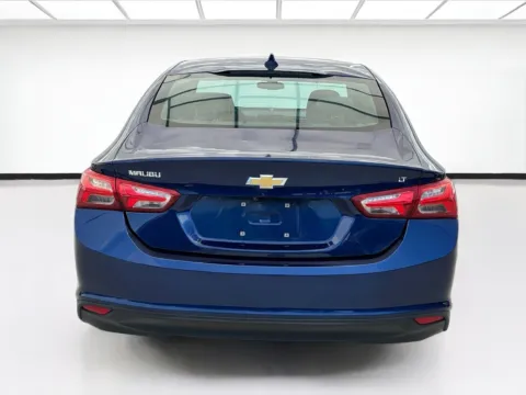 More photos of 2022 Chevrolet Malibu LT at KarGenie, CA