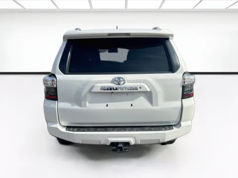 More photos of 2016 Toyota 4Runner SR5 at KarGenie, CA