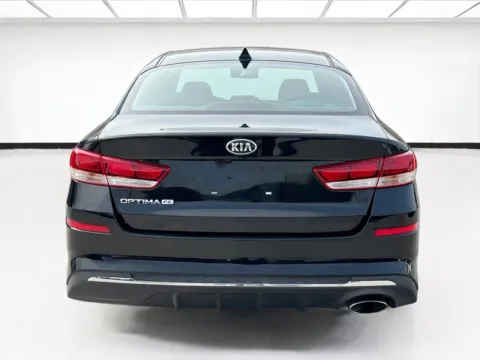 More photos of 2020 Kia Optima LX at KarGenie, CA