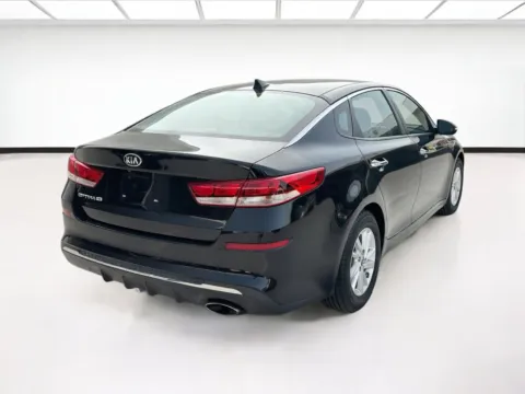 More photos of 2020 Kia Optima LX at KarGenie, CA