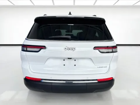 More photos of 2023 Jeep Grand Cherokee L Limited at KarGenie, CA