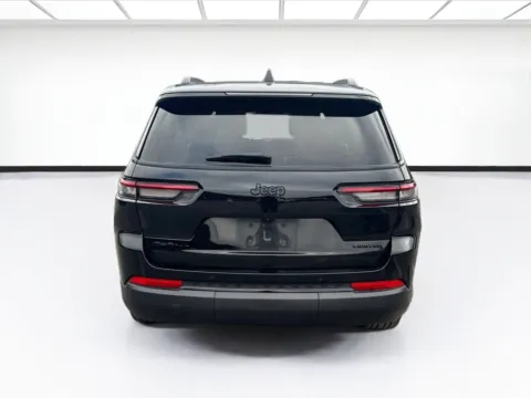 More photos of 2024 Jeep Grand Cherokee L Limited at KarGenie, CA