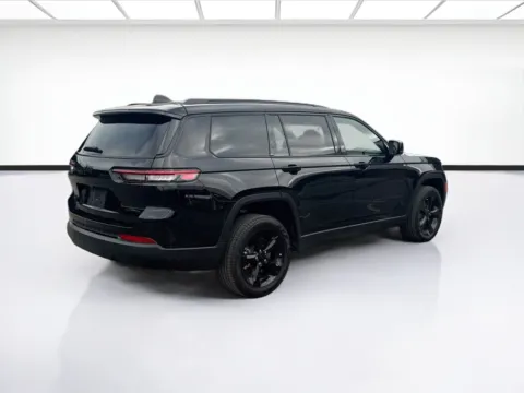 More photos of 2024 Jeep Grand Cherokee L Limited at KarGenie, CA