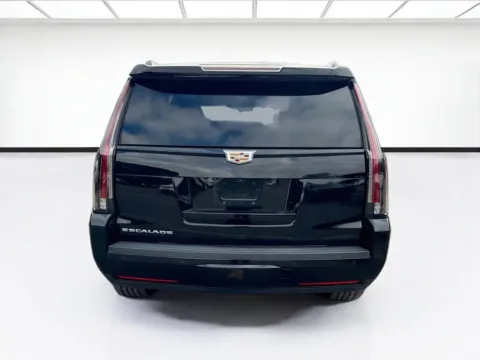 More photos of 2019 Cadillac Escalade Premium Luxury at KarGenie, CA