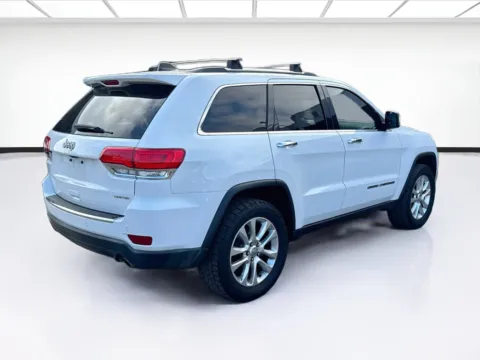 More photos of 2017 Jeep Grand Cherokee Limited at KarGenie, CA