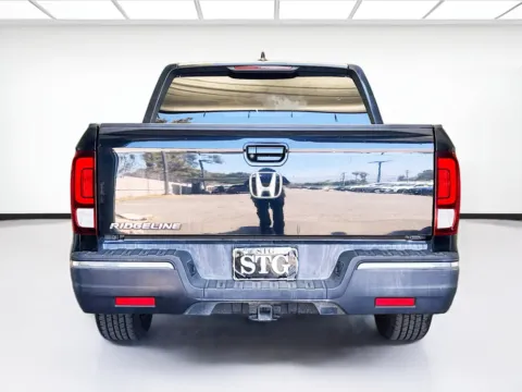 More photos of 2018 Honda Ridgeline Sport at KarGenie, CA