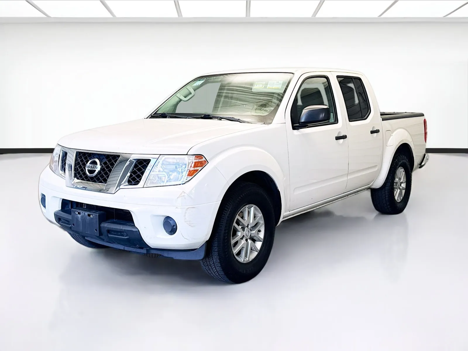 White 2019 Nissan Frontier SV for sale in Montclair, CA