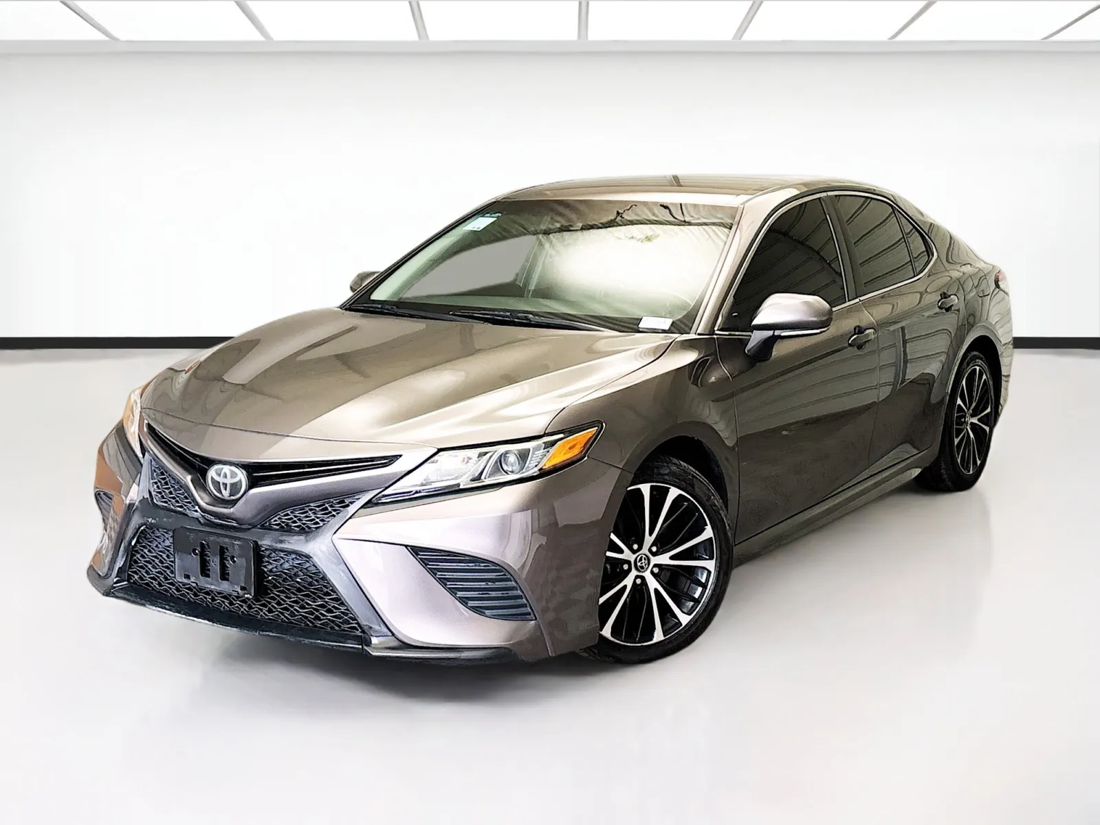 Gray 2018 Toyota Camry SE for sale in Montclair, CA